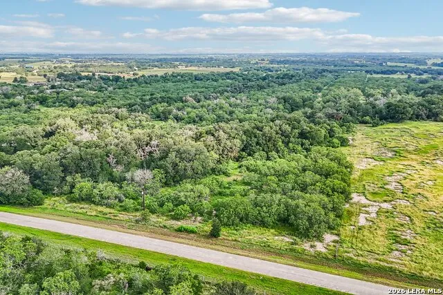 1617 BLUE CREEK RD La Vernia, TX 78121