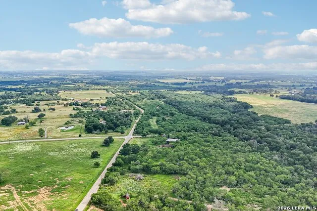 1617 BLUE CREEK RD La Vernia, TX 78121