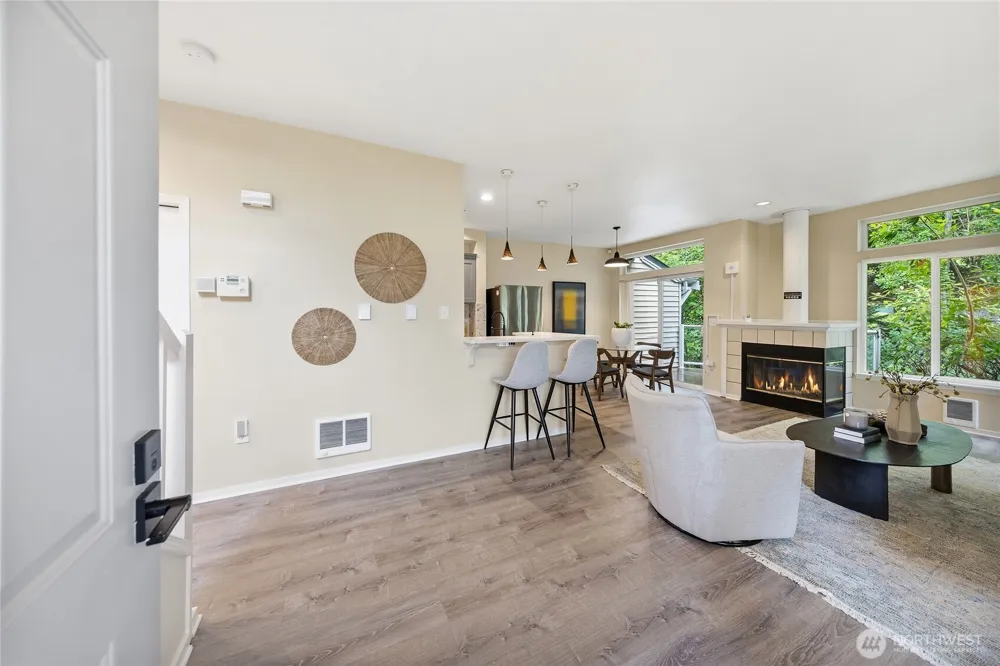 12541 NE 7th Place Bellevue, WA 98005