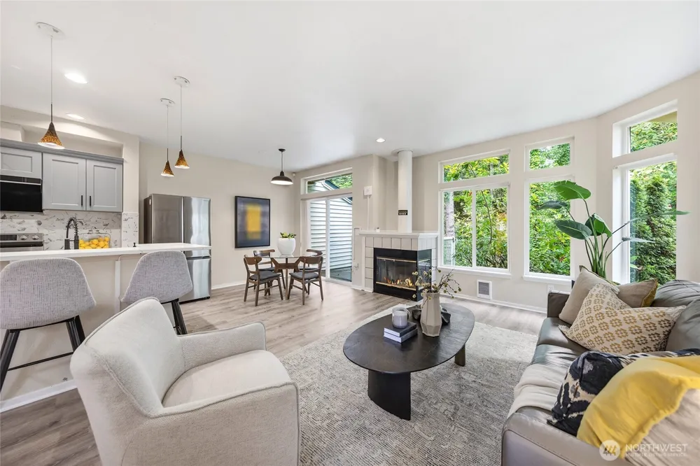 12541 NE 7th Place Bellevue, WA 98005