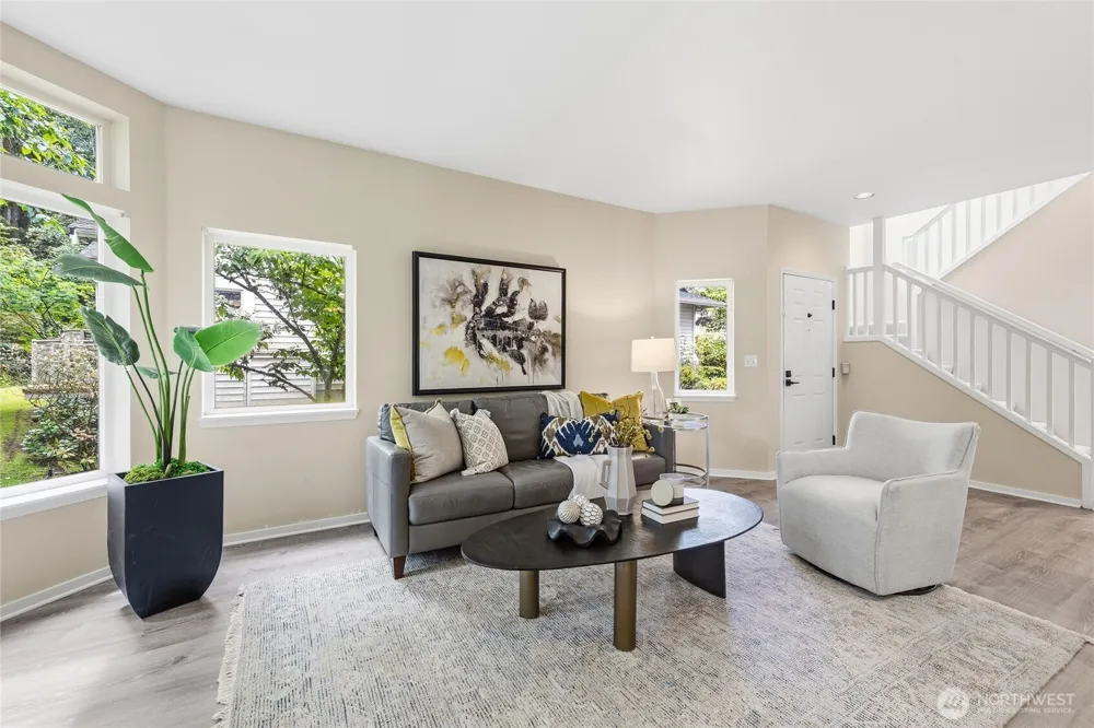 12541 NE 7th Place Bellevue, WA 98005