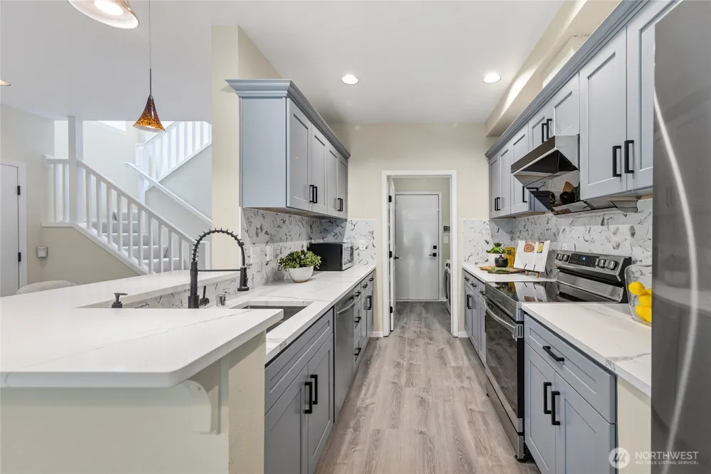 12541 NE 7th Place Bellevue, WA 98005