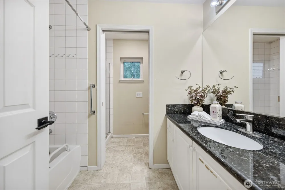 12541 NE 7th Place Bellevue, WA 98005