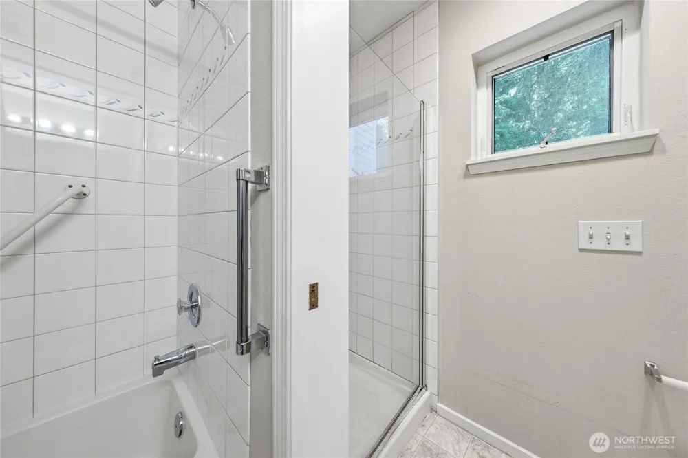 12541 NE 7th Place Bellevue, WA 98005