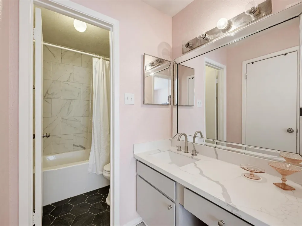18800 Egret Bay Boulevard #1605 Webster, TX 77058