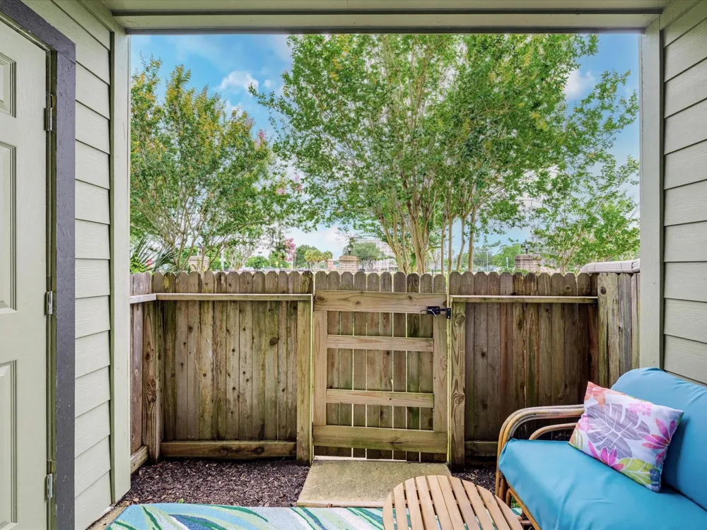 18800 Egret Bay Boulevard #1605 Webster, TX 77058