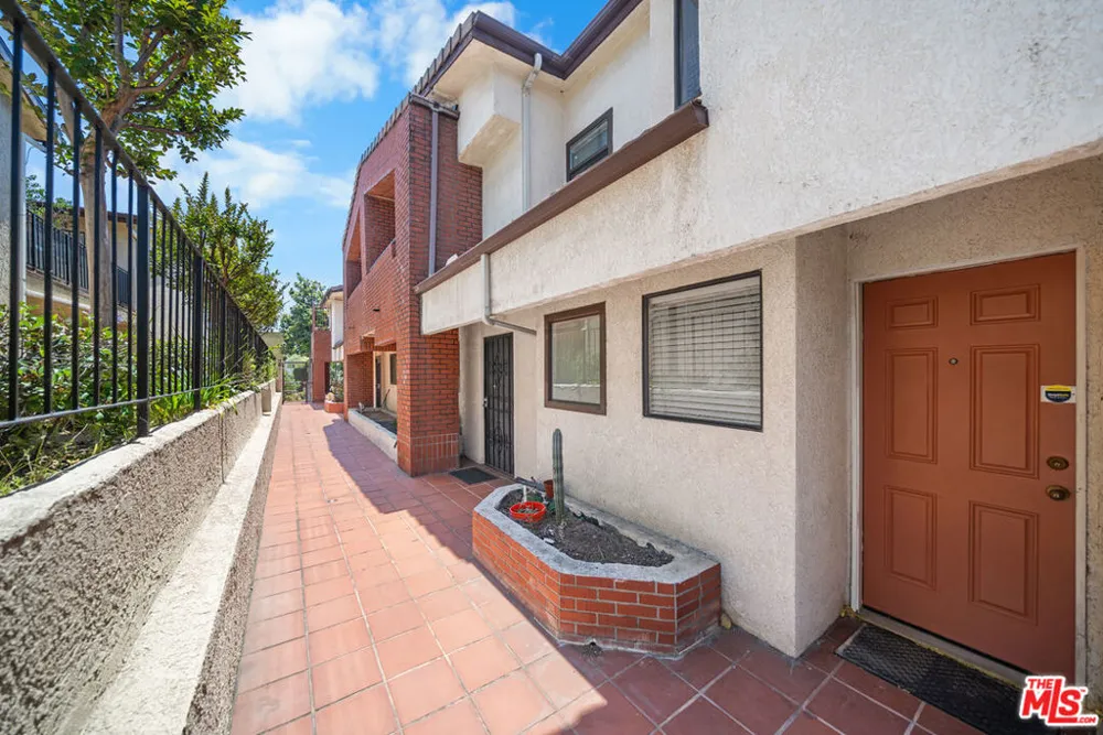 527 W Harvard Street #4 Glendale, CA 91204