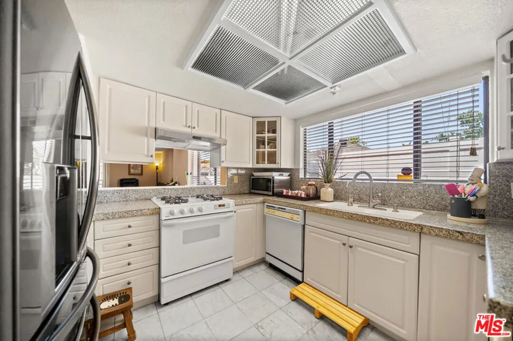 527 W Harvard Street #4 Glendale, CA 91204