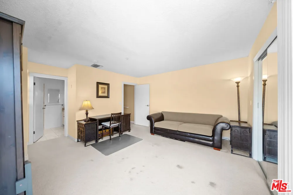 527 W Harvard Street #4 Glendale, CA 91204