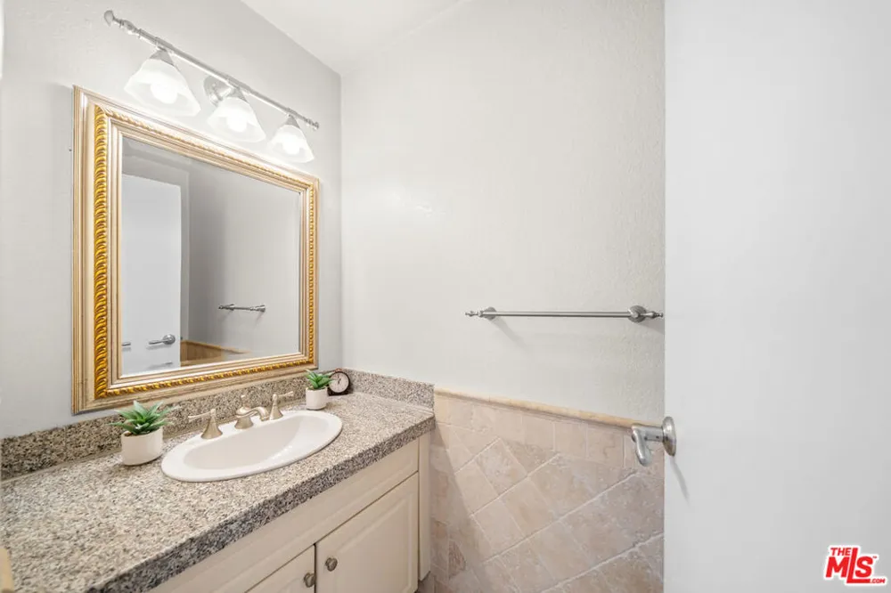527 W Harvard Street #4 Glendale, CA 91204