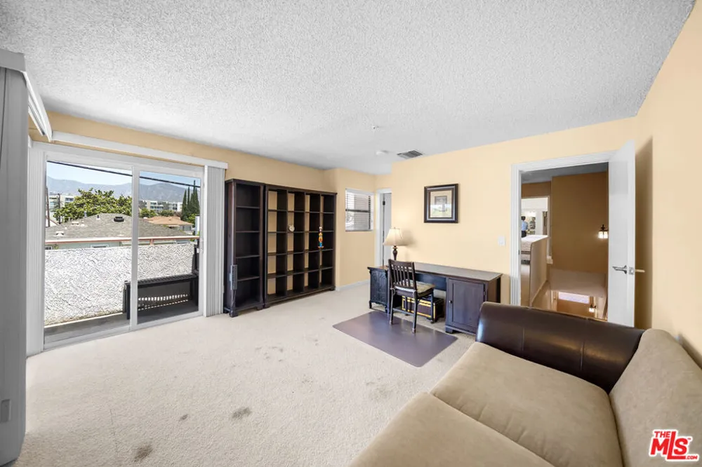 527 W Harvard Street #4 Glendale, CA 91204