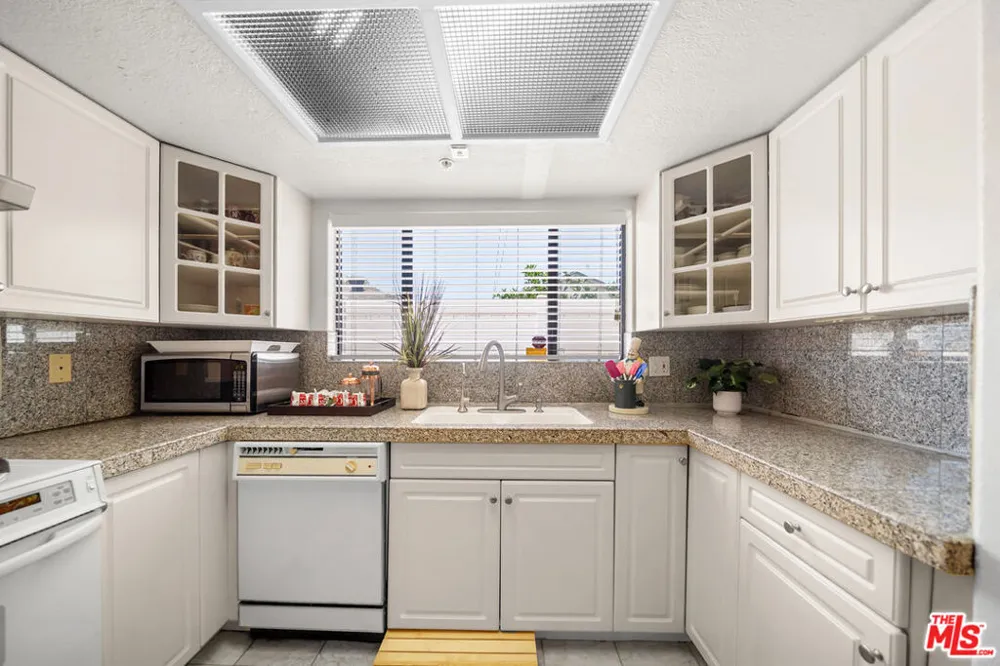 527 W Harvard Street #4 Glendale, CA 91204