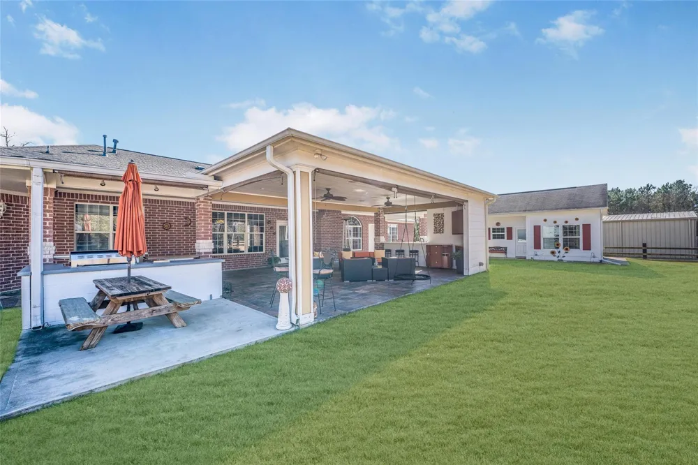 33519 Hillside Drive Pinehurst, TX 77362