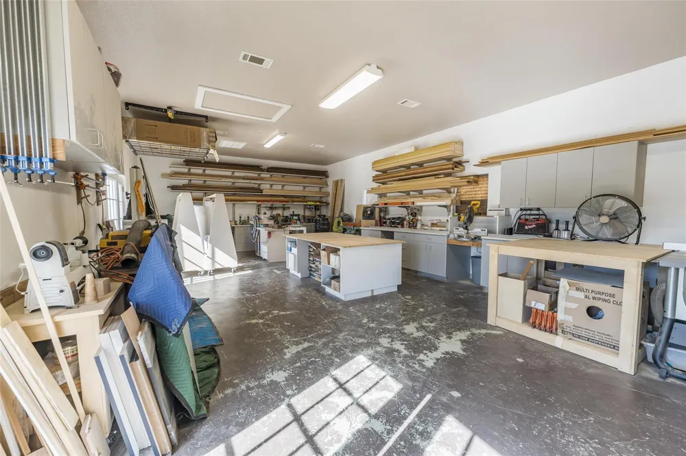 33519 Hillside Drive Pinehurst, TX 77362