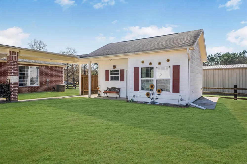 33519 Hillside Drive Pinehurst, TX 77362