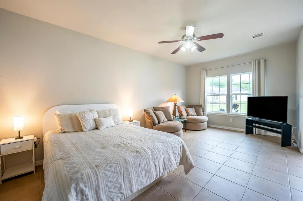 33519 Hillside Drive Pinehurst, TX 77362