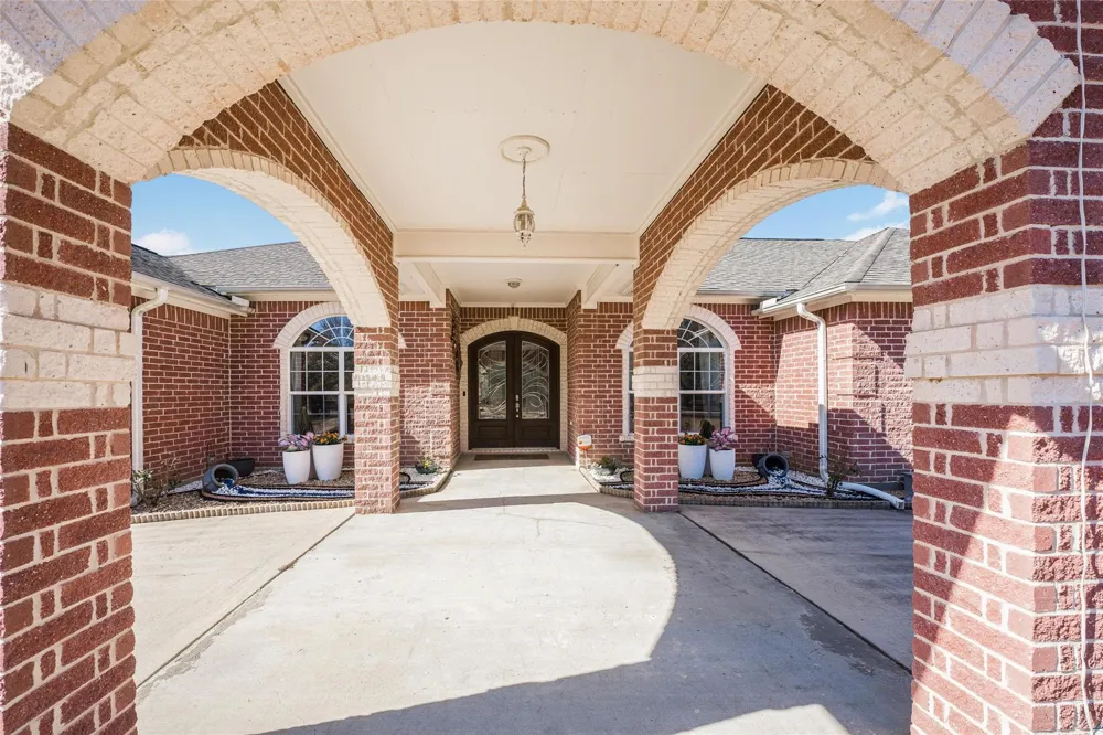 33519 Hillside Drive Pinehurst, TX 77362