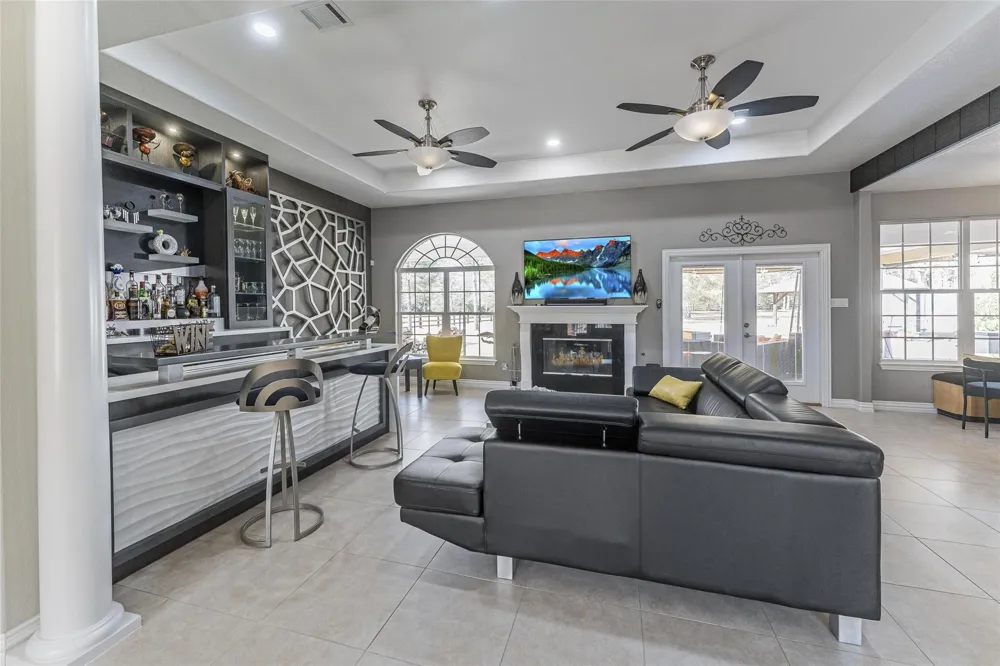 33519 Hillside Drive Pinehurst, TX 77362