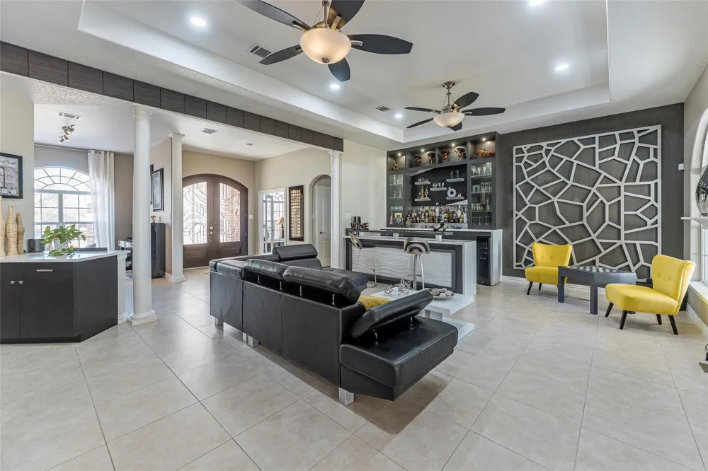 33519 Hillside Drive Pinehurst, TX 77362