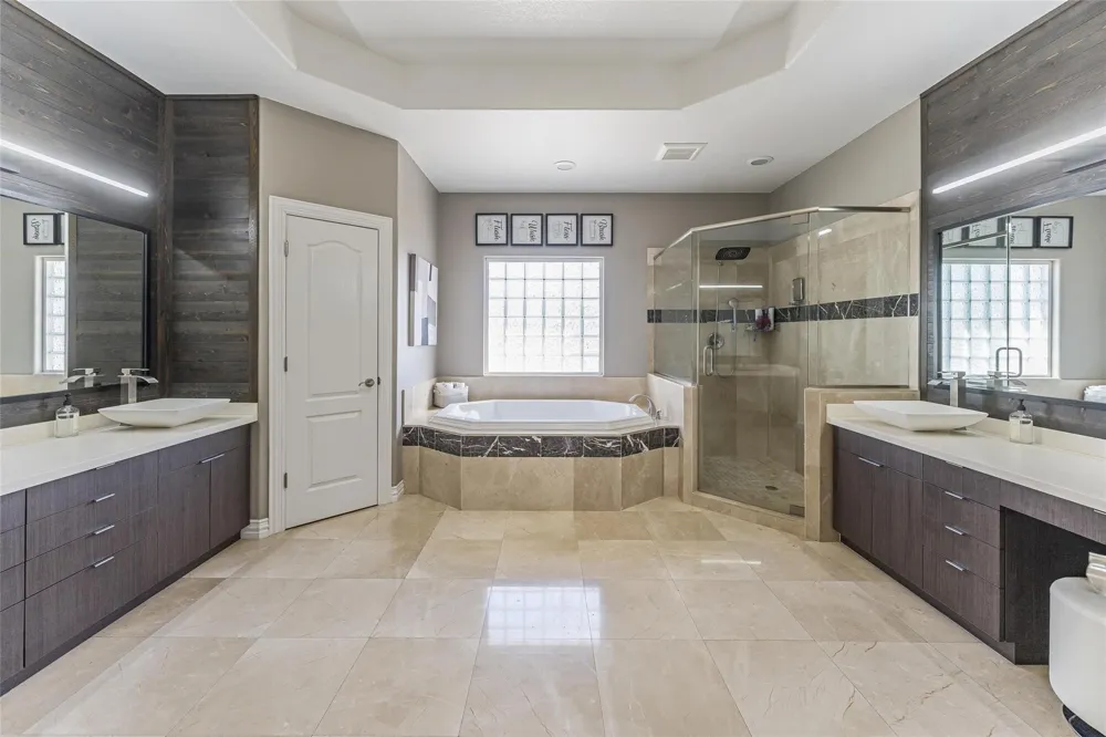 33519 Hillside Drive Pinehurst, TX 77362