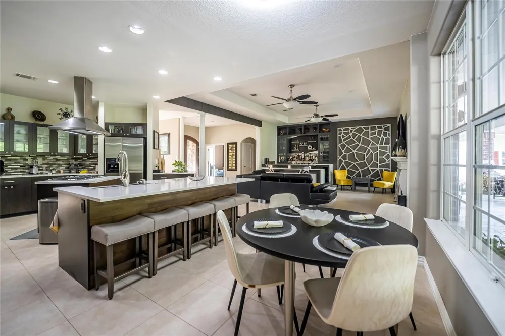 33519 Hillside Drive Pinehurst, TX 77362