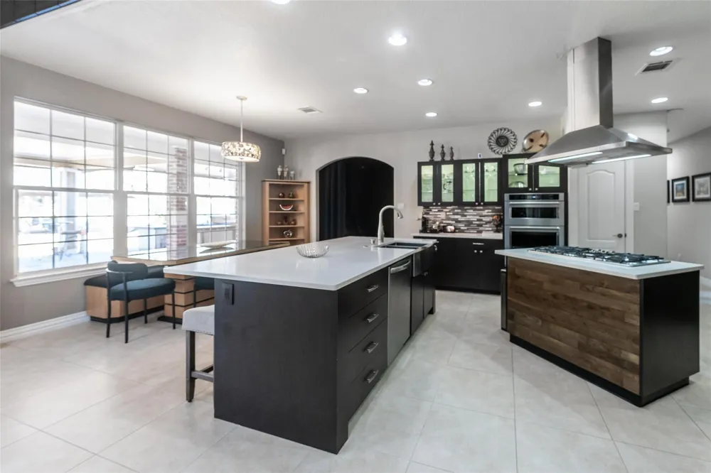 33519 Hillside Drive Pinehurst, TX 77362