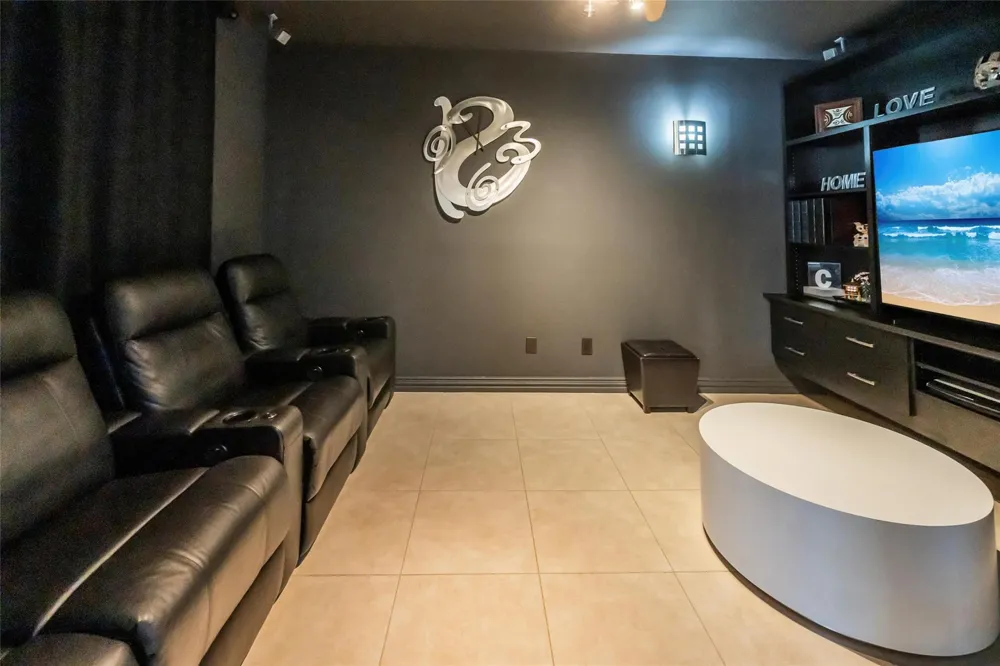 33519 Hillside Drive Pinehurst, TX 77362