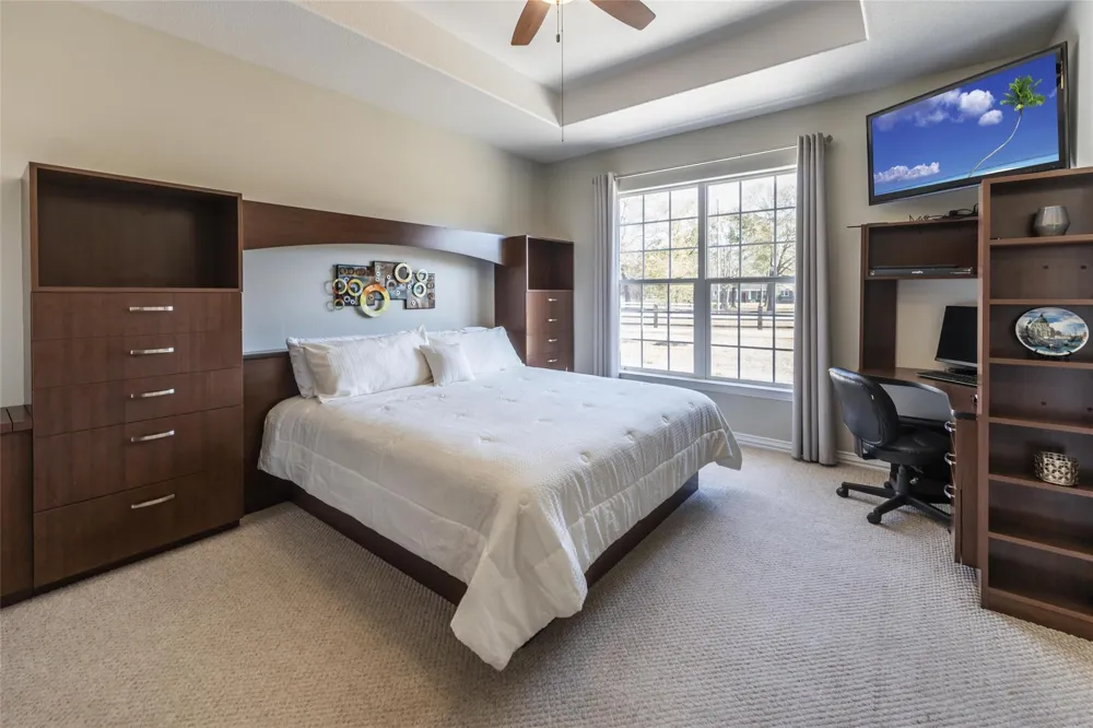33519 Hillside Drive Pinehurst, TX 77362