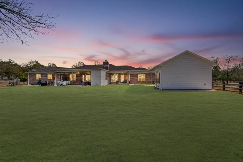 33519 Hillside Drive Pinehurst, TX 77362