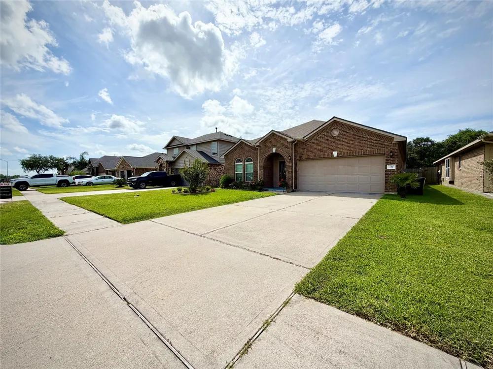 310 Gulf Winds Drive Bacliff, TX 77518