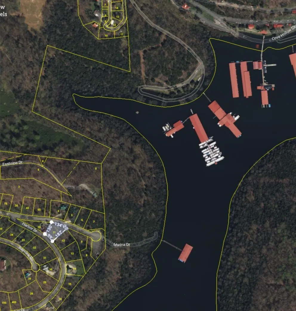 11 Bay Dr Lancaster, TN 38569