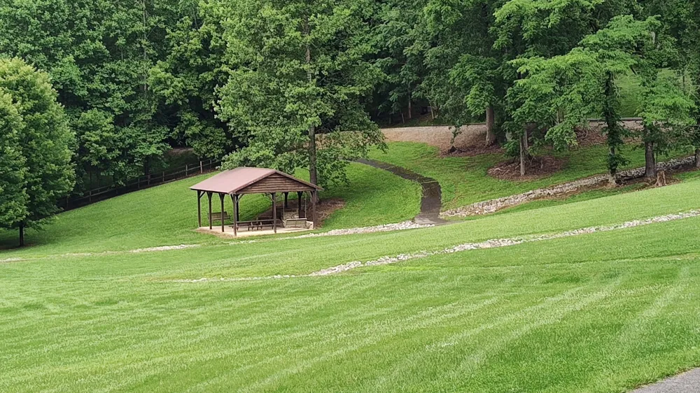 11 Bay Dr Lancaster, TN 38569