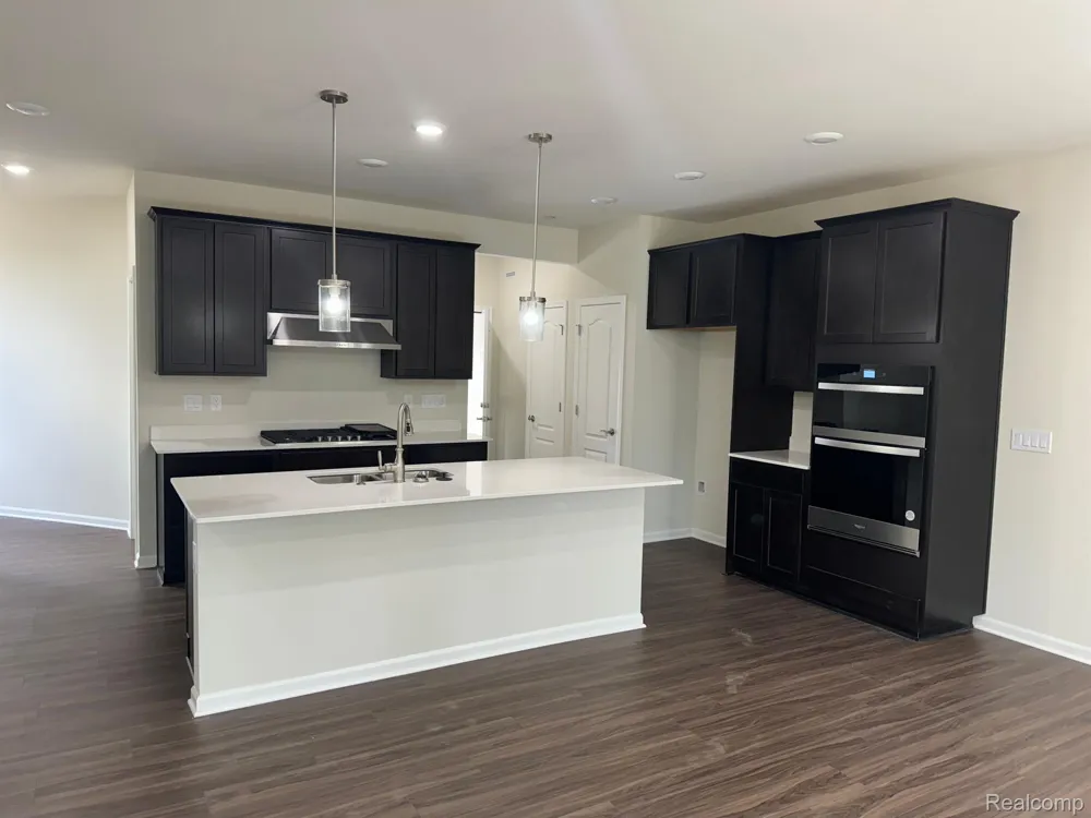 627 ADDISON CIRCLE Commerce Charter Township, MI 48390