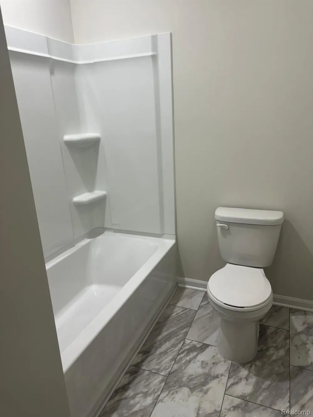 627 ADDISON CIRCLE Commerce Charter Township, MI 48390