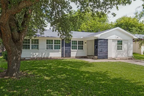 717 Willowbrook Drive