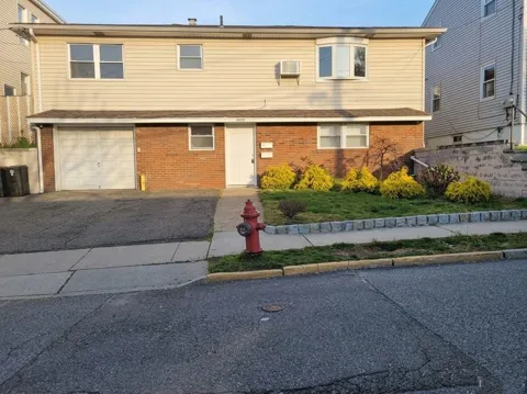 15 DELL GLEN AVE