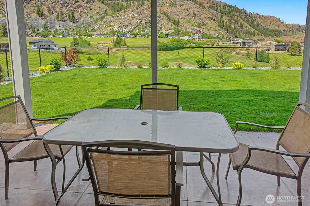 22 Frontage Road Pateros, WA 98846