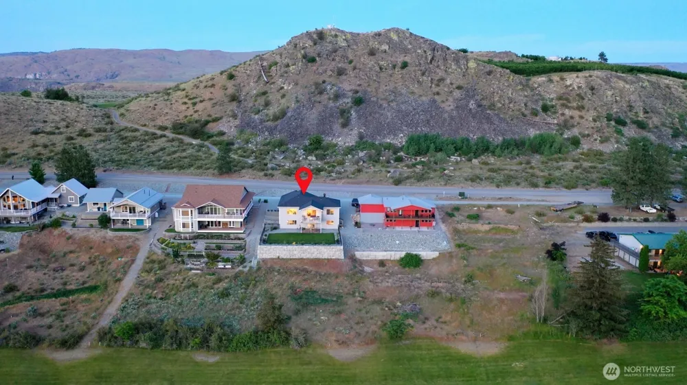22 Frontage Road Pateros, WA 98846