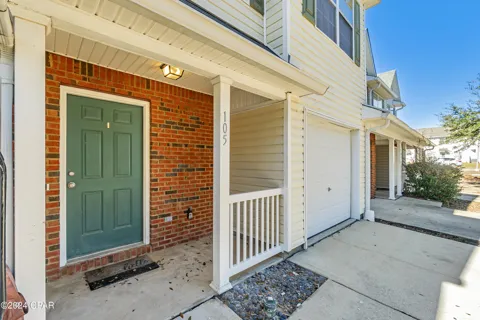105 Swaying Pine Court