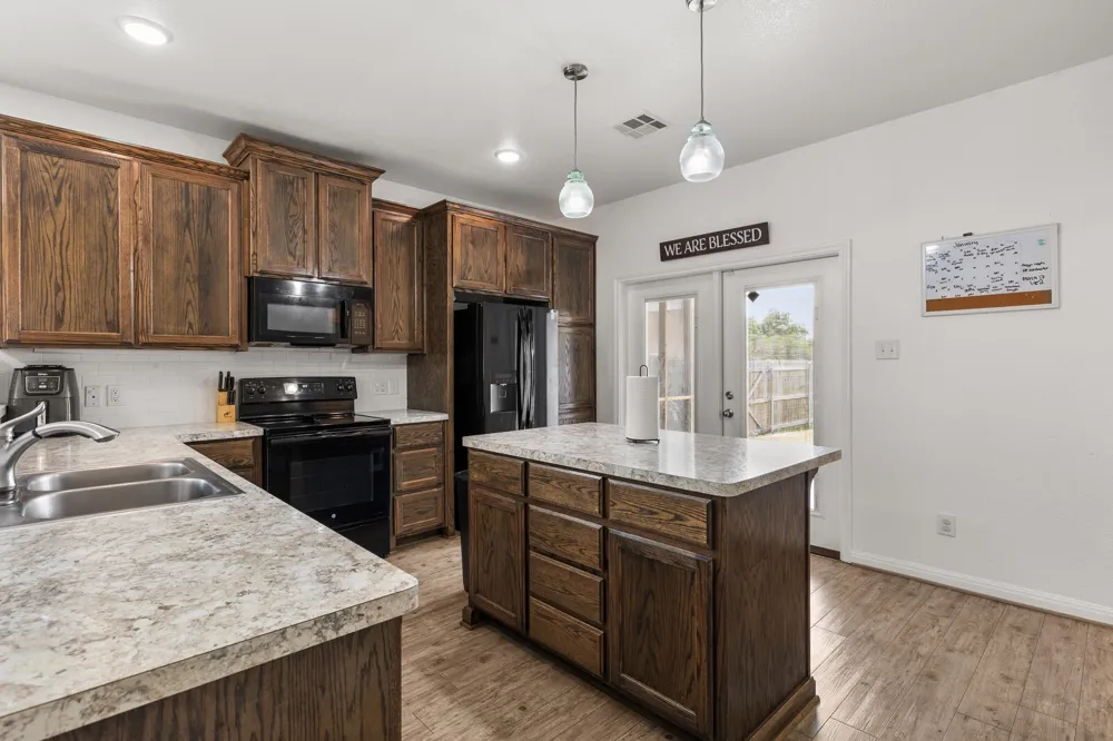 300 Bermuda Street Lacy Lakeview, TX 76705