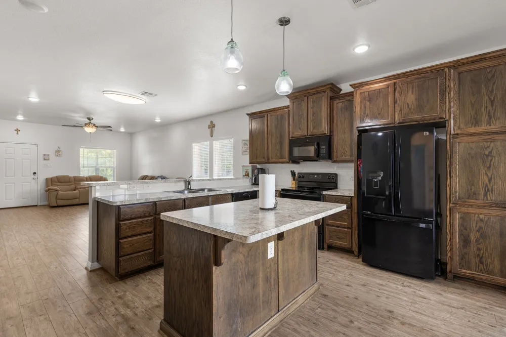 300 Bermuda Street Lacy Lakeview, TX 76705