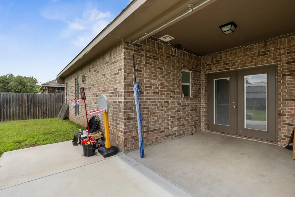 300 Bermuda Street Lacy Lakeview, TX 76705