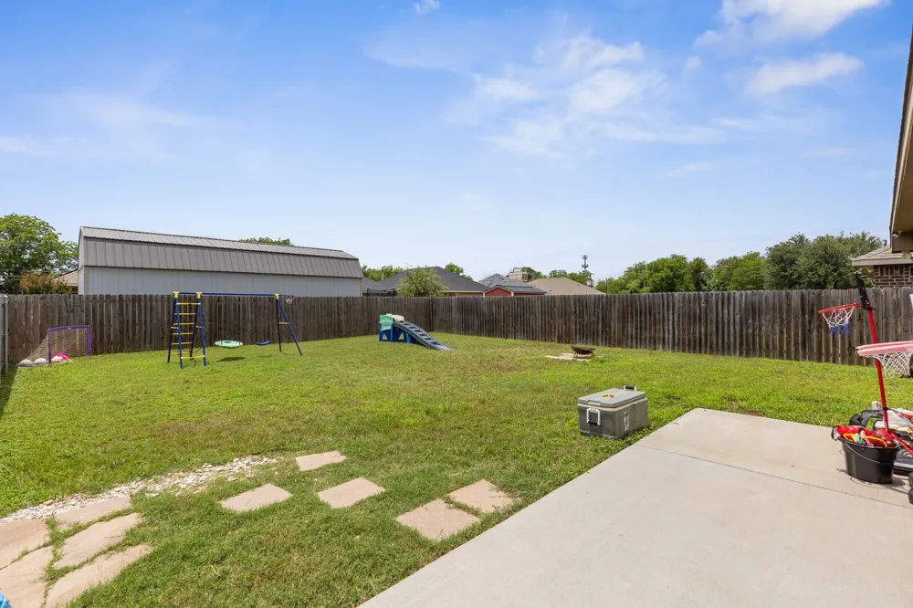300 Bermuda Street Lacy Lakeview, TX 76705
