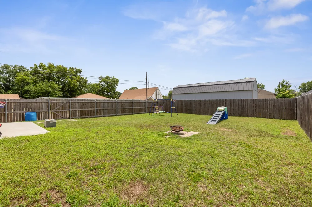 300 Bermuda Street Lacy Lakeview, TX 76705