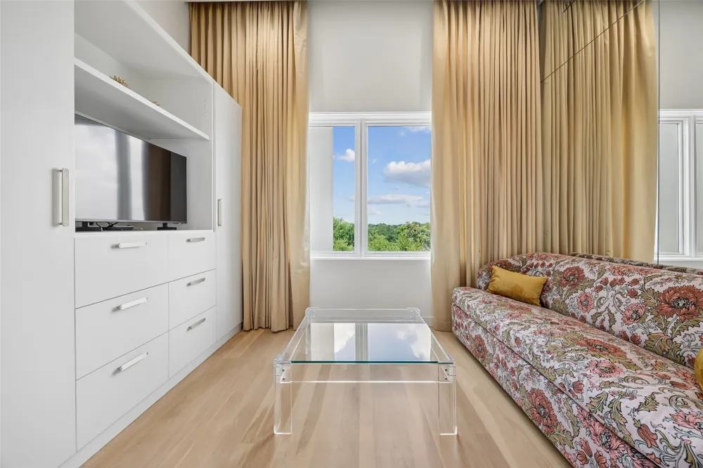 4500 Roland Avenue #701 Highland Park, TX 75219