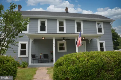 1006 CIRCLE DRIVE