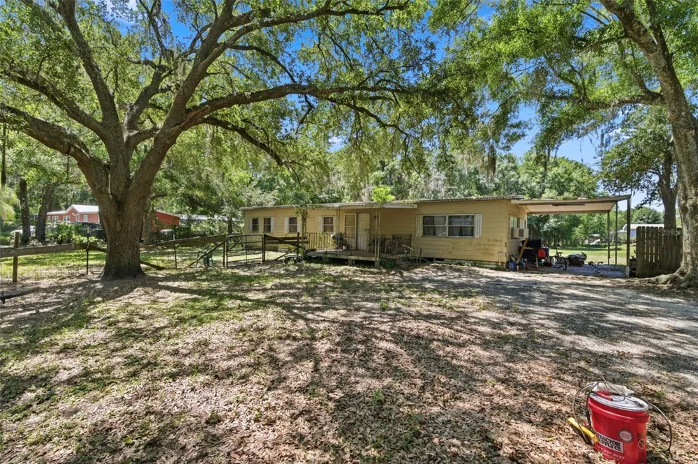 17214 CHINABERRY ROAD Lutz, FL 33558