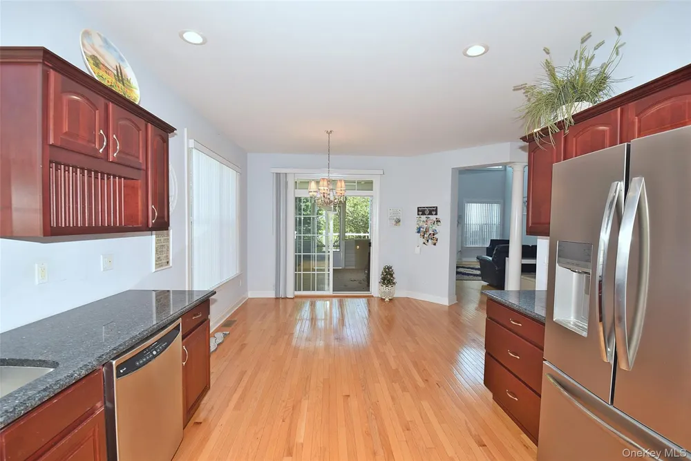 56 Foxglove Row Aquebogue, NY 11901