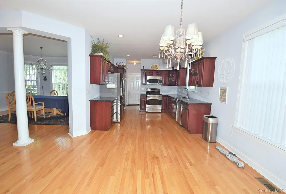 56 Foxglove Row Aquebogue, NY 11901