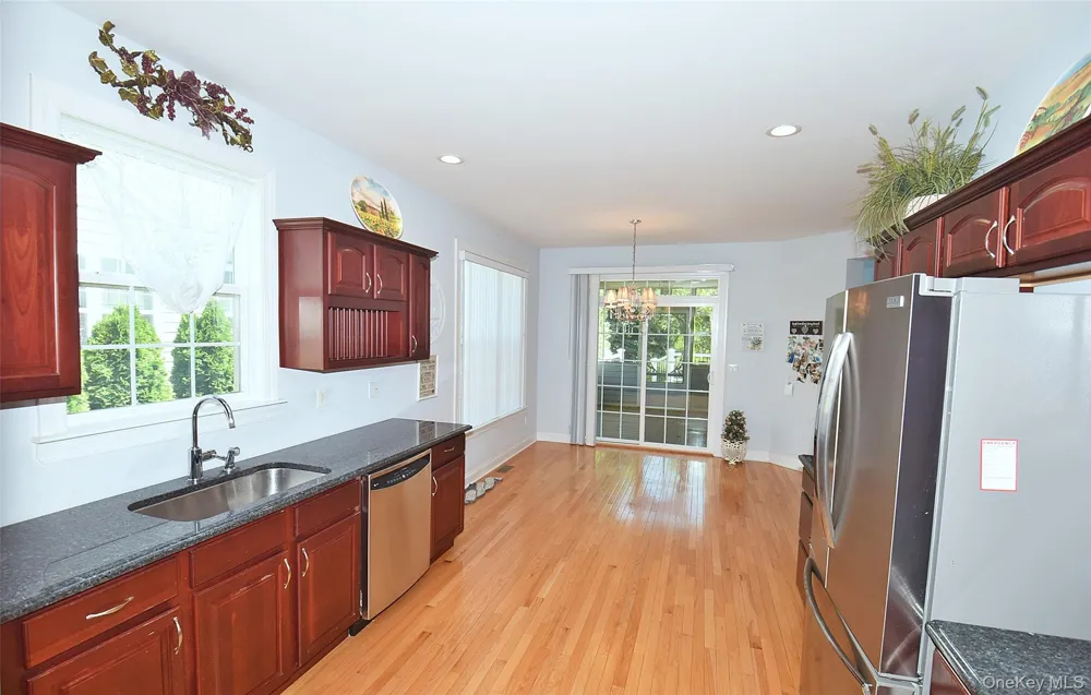 56 Foxglove Row Aquebogue, NY 11901